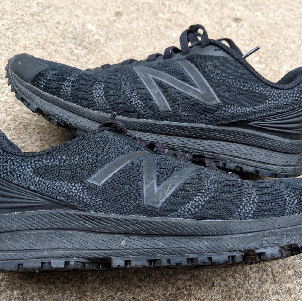 New Balance All Black Fuel Core Rush Sneakers 8m Gem